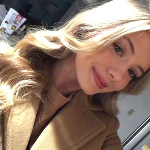 Meet your Posher, Caroline